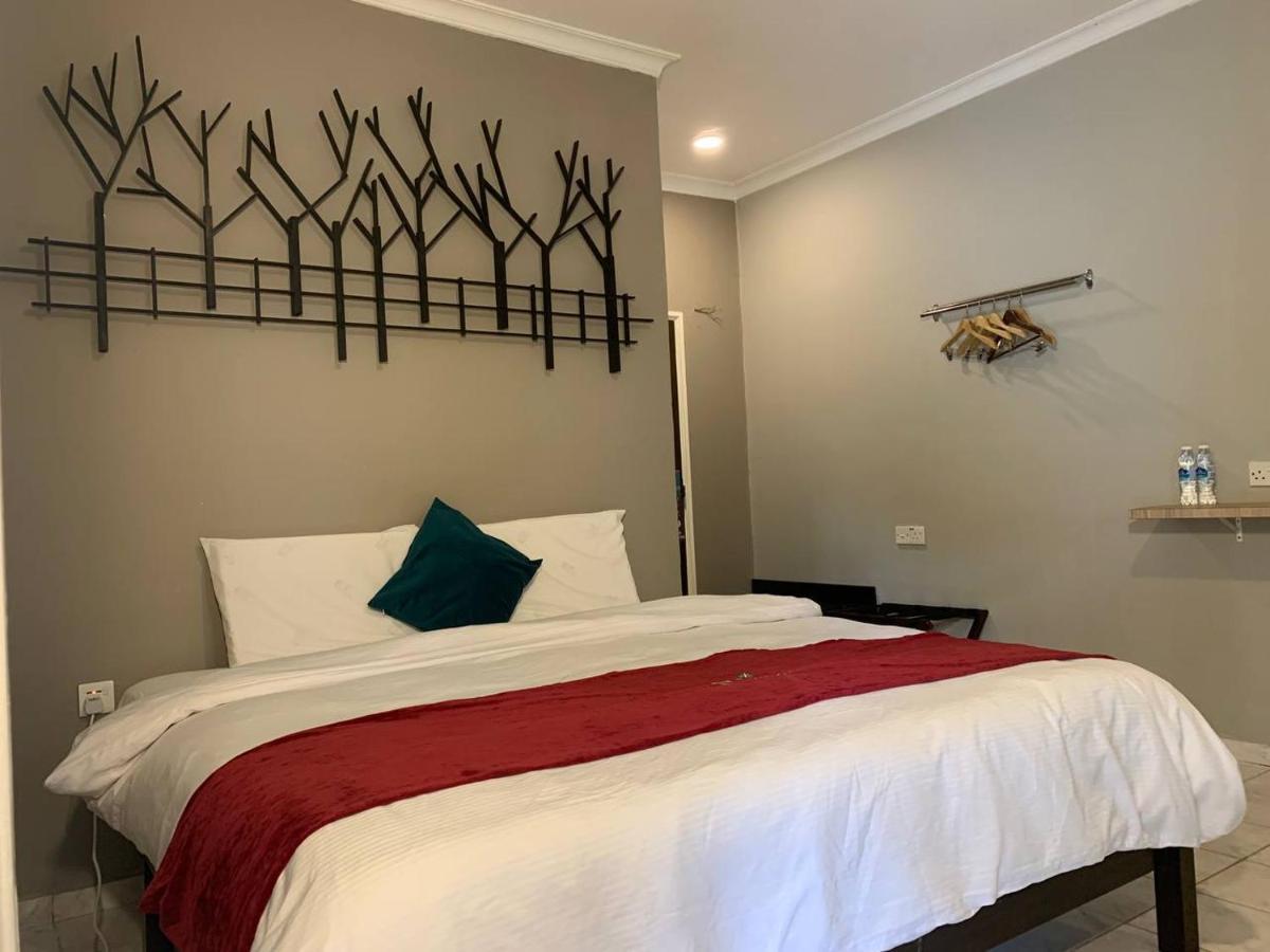 Perdana Serviced & 3*