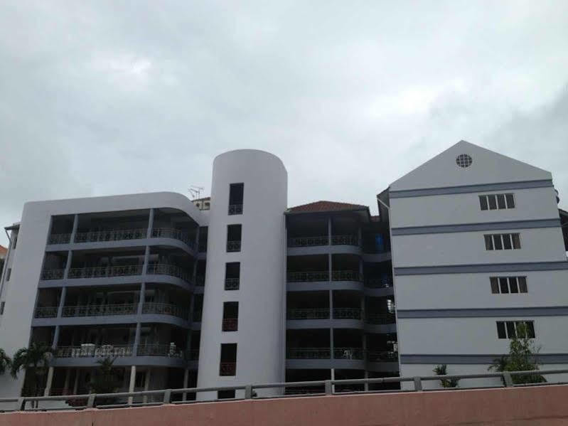 Perdana Serviced &