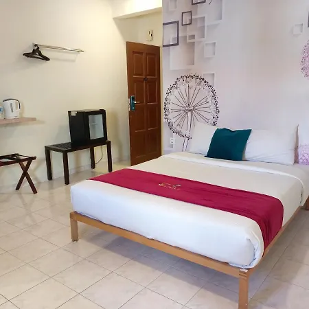Perdana Serviced Apartment & Resorts Padang Mat Sirat Bagian luar foto
